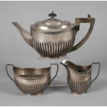 England Teekernstück um 1900, gemarkt William Hutton & Sons, verschiedene Prägemarken, bezeichnet