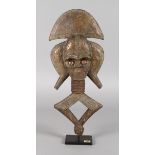 Reliquiarfigur Gabun/Kongo, der Volksgruppe der Kota zugeordnet, auch Mbulu-Ngulu genannt,