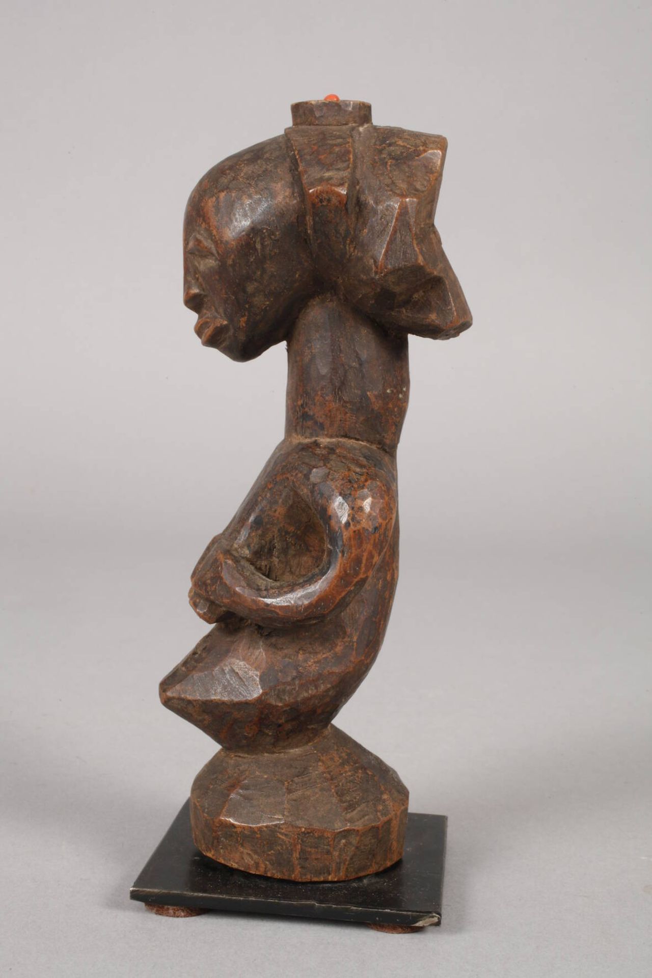 Kleine Ahnenfigur 20. Jh., südöstlicher Kongo, Stamm der Luba-Hemba, aus dem Südosten des Kongo, - Image 3 of 5