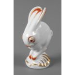 Meissen "Hase als Läufer" aus dem Schachspiel "Fabeltiere", Entwurf Max Esser 1923, unterglasurblaue