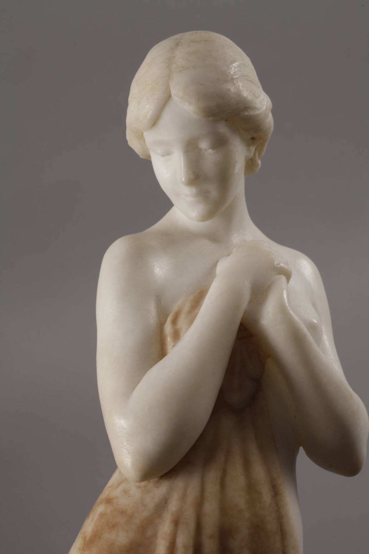 Rudolf Kaesbach, Nach dem Bade um 1900, signiert, Alabaster, stehender Mädchenakt, die Nacktheit - Image 4 of 5