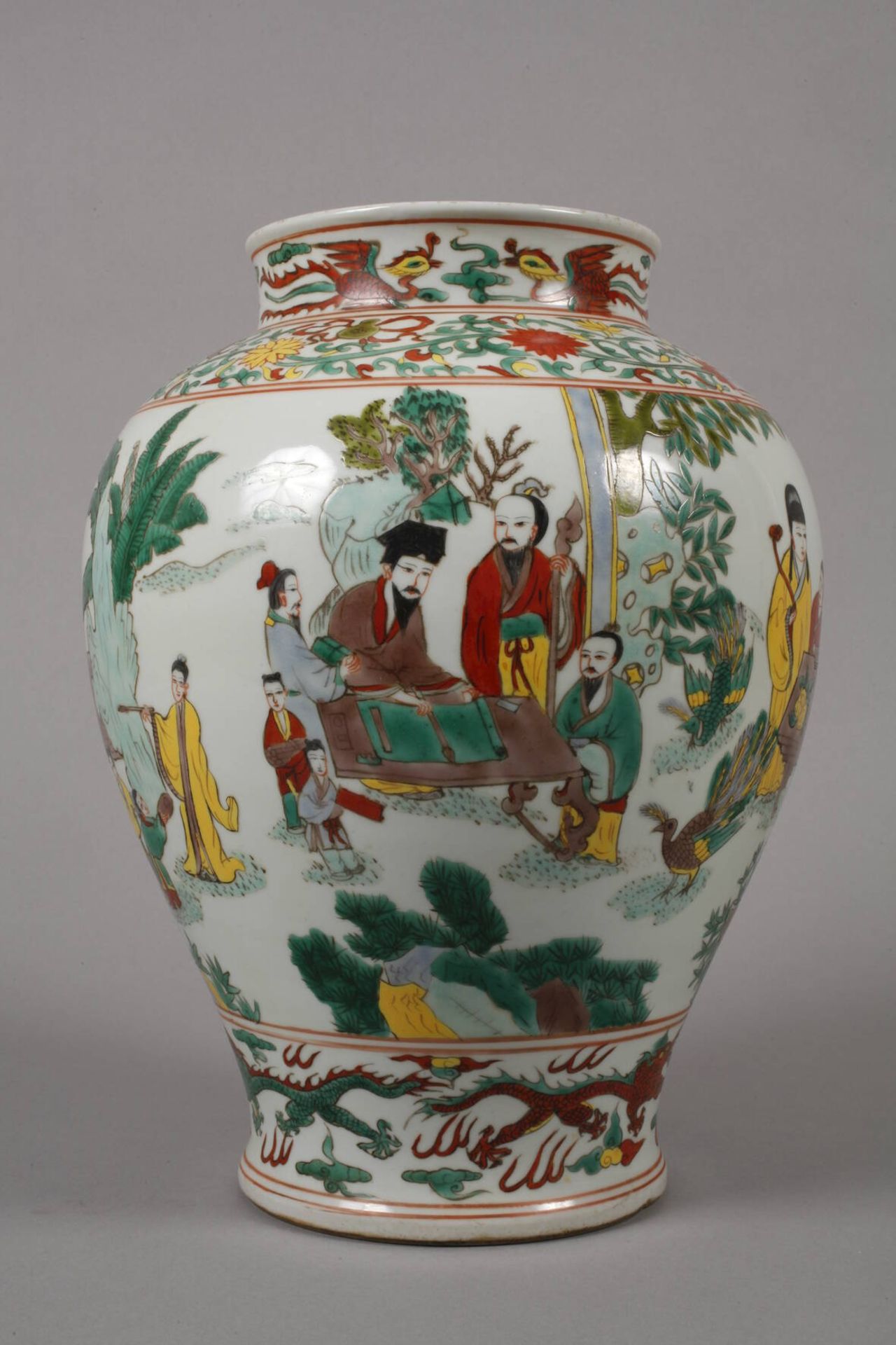 Vase Famille verte 19. Jh., ungemarkt, signiert, weiß glasiertes Porzellan in polychromer - Image 3 of 6