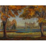 Karl Hübschmann, Ansicht Moritzburg herbstlicher Blick, unter bunt verfärbten Laubbäumen hindurch,