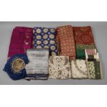 Großes Konvolut Saris 20. Jh., drei Kartons mit zarten Stoffbahnen in unterschiedlichsten Farben,