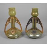 Vasenpaar mit Montierung um 1900, wohl Pallme-König & Habel, grünes Glas formgeblasen,
