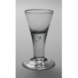 Kelchglas wohl Thüringen, um 1800 oder früher, farbloses Glas, blasiger Abriss, der weite Stand nach