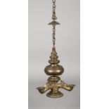 Öllampe Indien 19. Jh., Bronze mehrteilig gegossen und montiert, an Gliederkette abgehängter