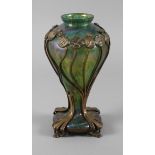 Vase mit Montierung um 1900, wohl Pallme-König & Habel Kosten bei Teplitz, farbloses Glas
