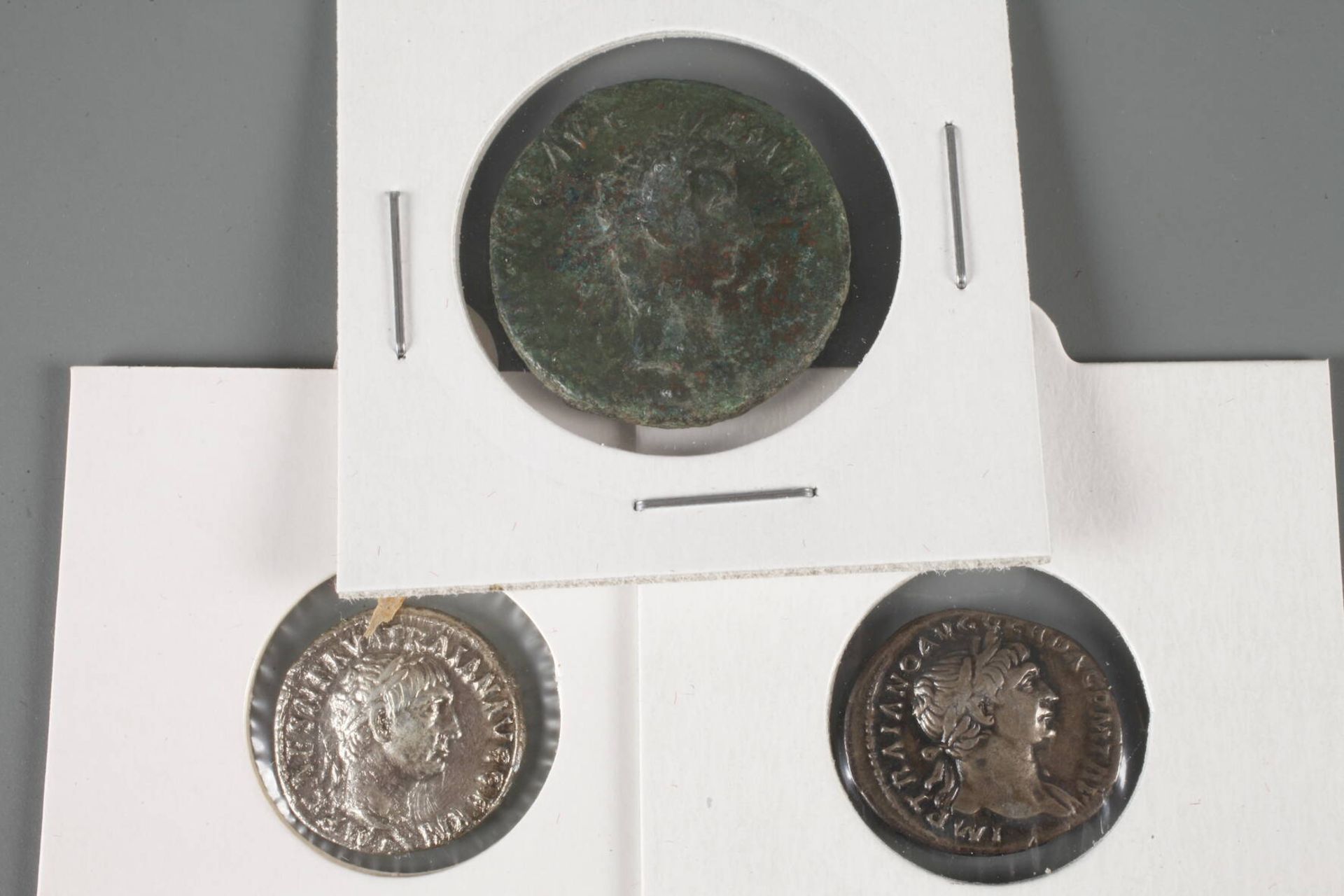Drei Münzen Nerva/Trajan - Bild 2 aus 3