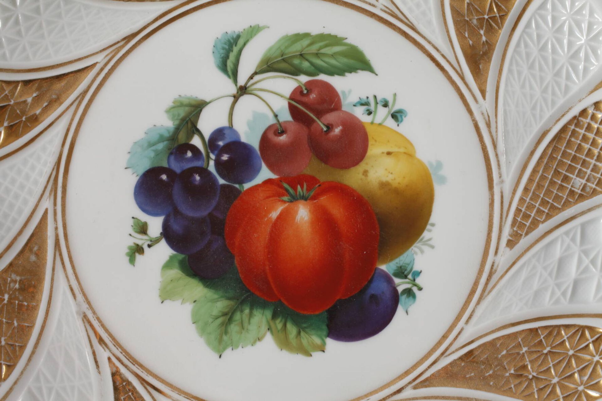 Meissen Prunkteller "Fruchtmalerei" - Bild 2 aus 3