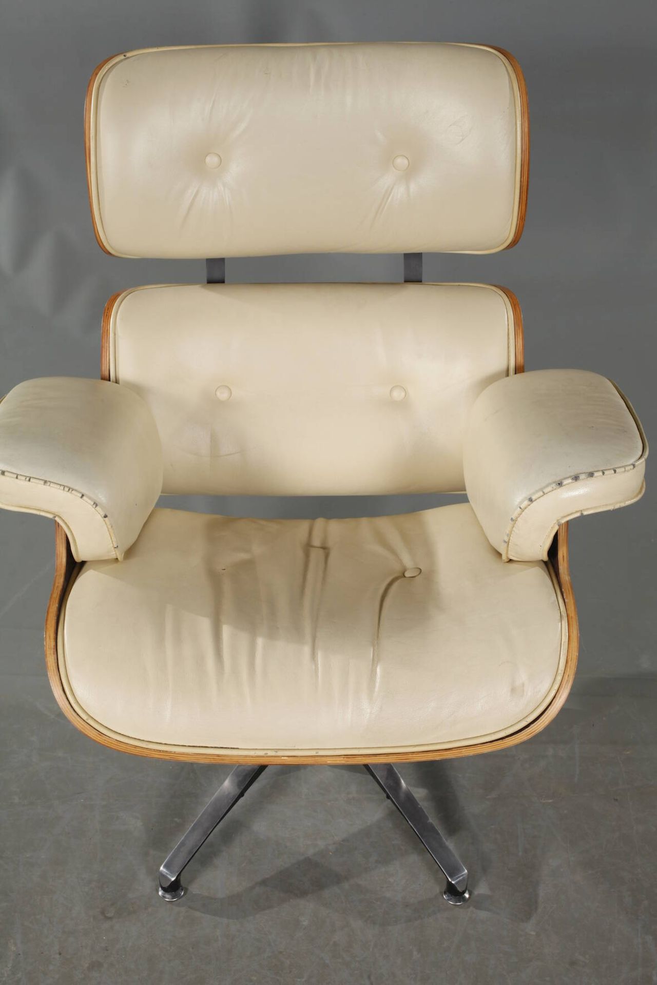 Lounge Chair und zwei Ottomanen - Image 6 of 7