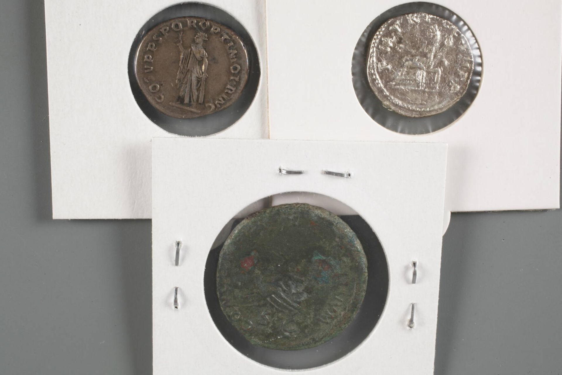 Drei Münzen Nerva/Trajan - Bild 3 aus 3