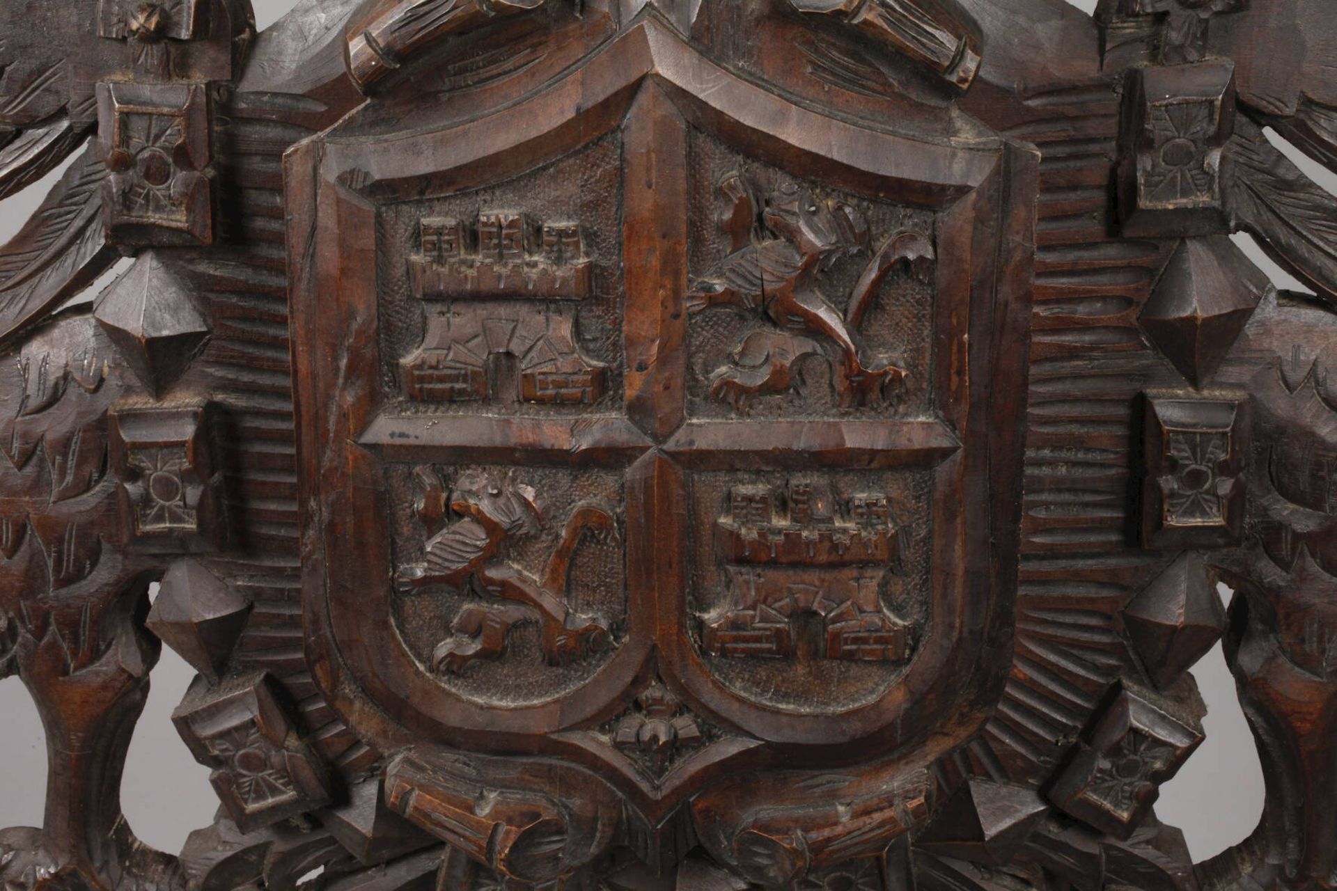 Geschnitztes Wappen - Bild 2 aus 5