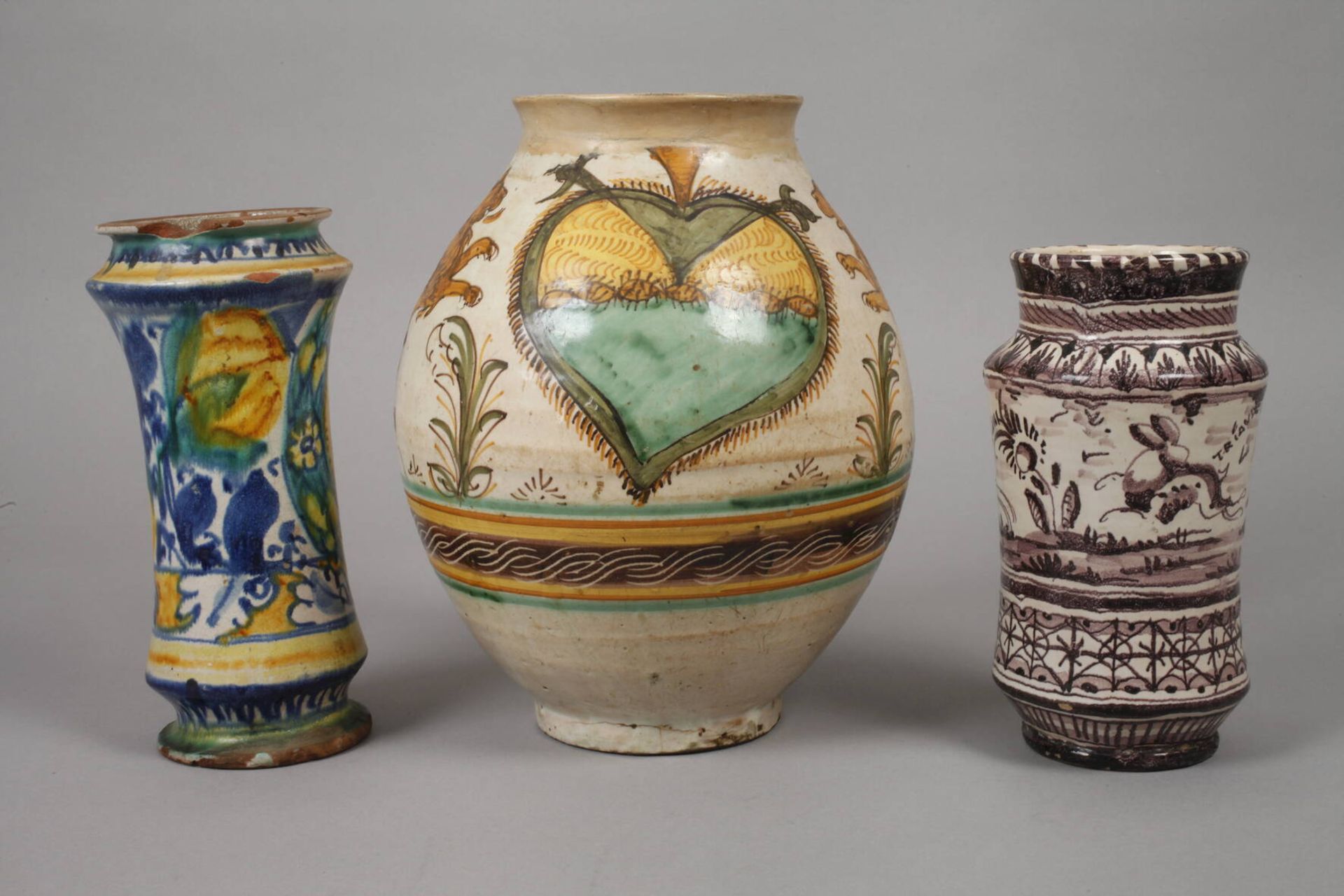 Zwei Albarellos und eine Vase - Bild 3 aus 5