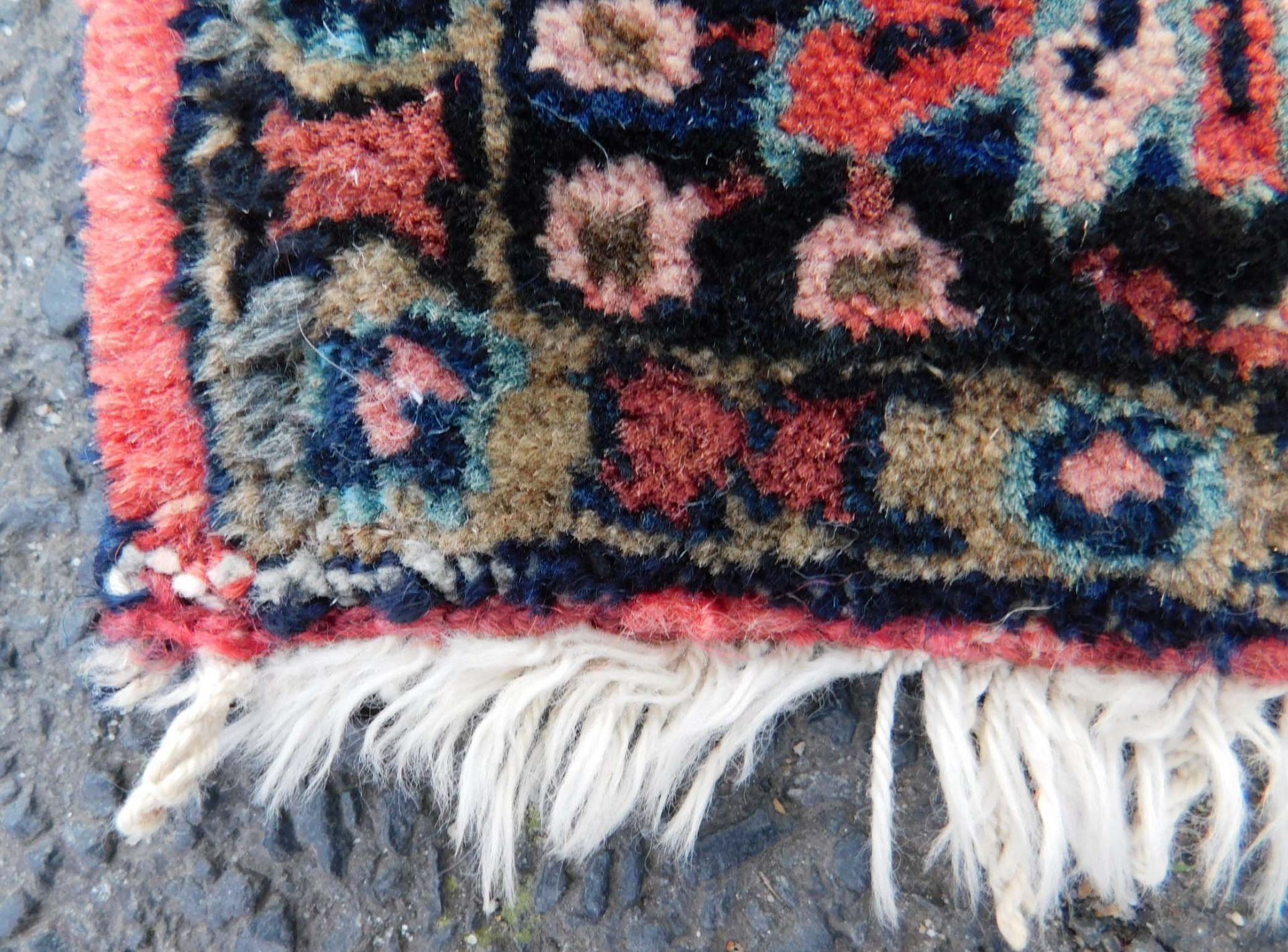 Saruk Persian carpet. Iran. "American Saruk". Around 90-110 years old. - Image 5 of 8