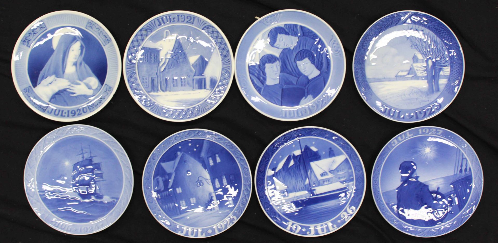 94 Christmas plates - Royal Copenhagen. Complete series from 1910-2004. - Image 8 of 28