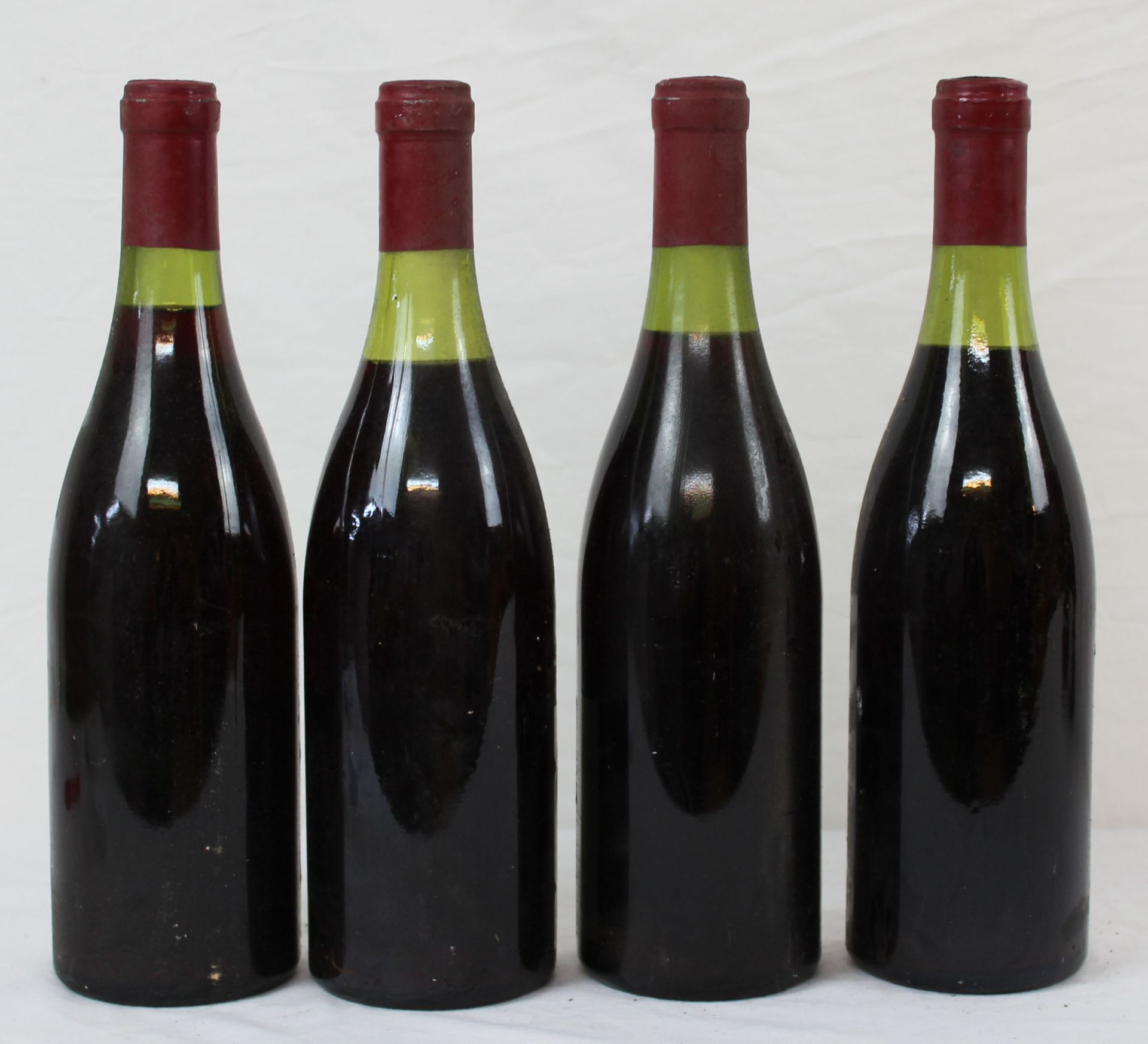 1982 Savigny les Beaune AC. Louis Latour. 12 whole bottles of 75 cl. - Bild 15 aus 15