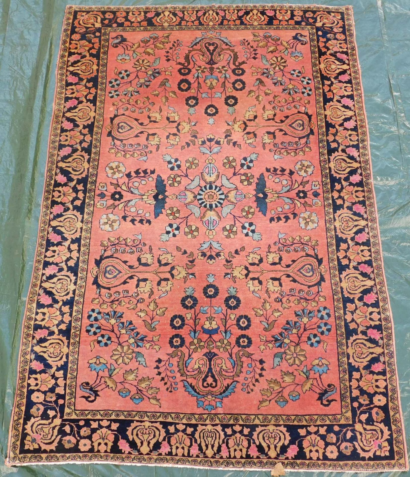 Saruk Farahan. Persian carpet. Iran, about 100 - 120 years old.