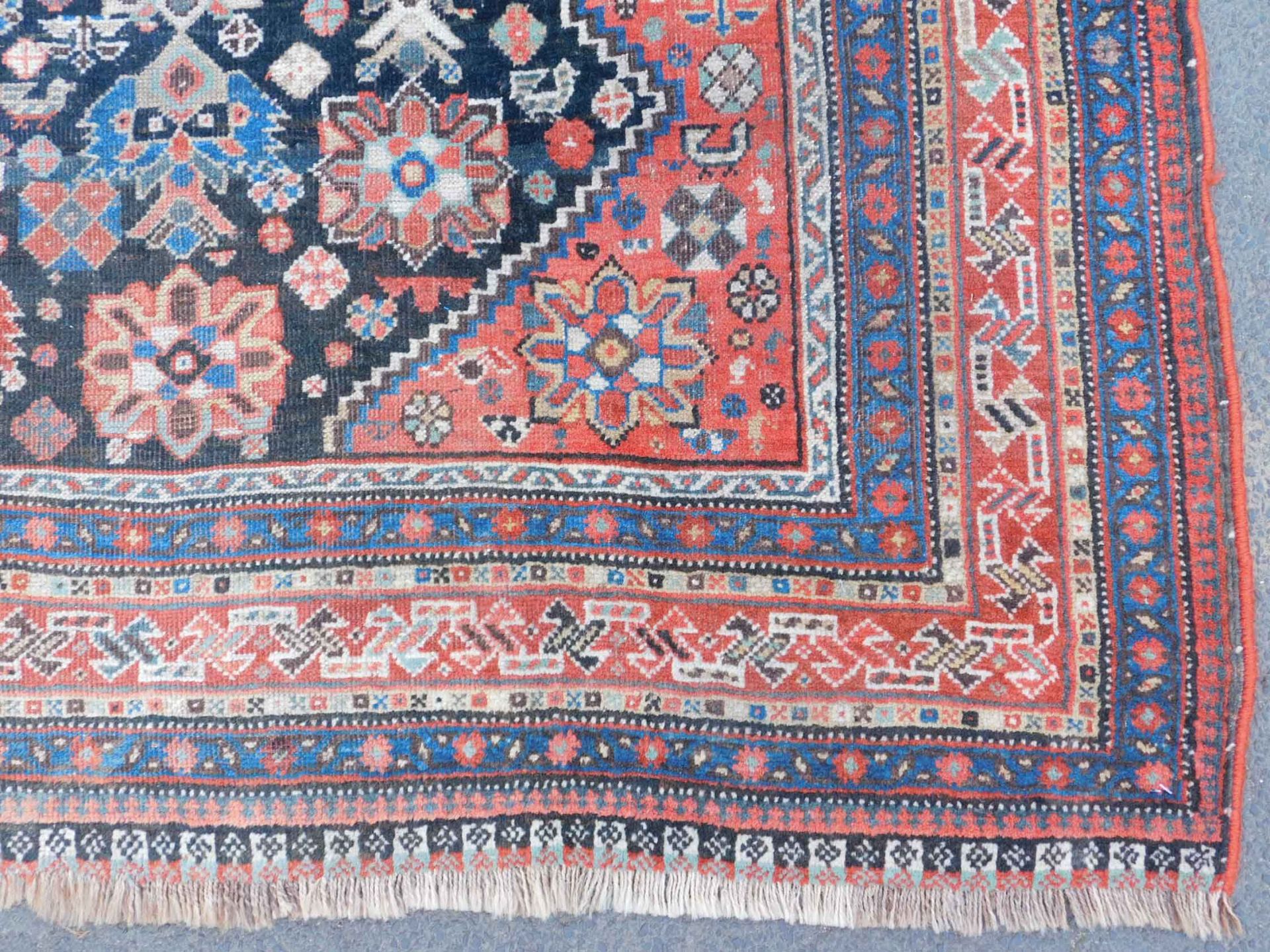 Khamseh Persian carpet. Iran. Antique, around 100 - 150 years old. - Bild 3 aus 9