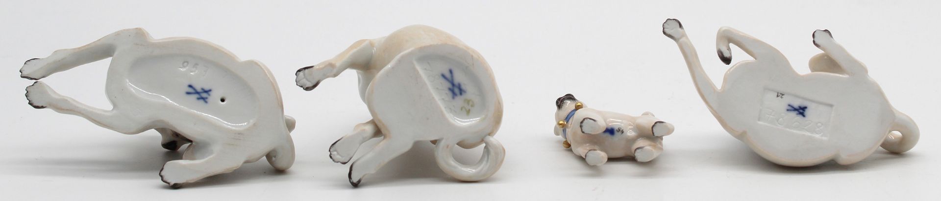 Meissen porcelain. 4 figures, pug. Up to 6 cm high. - Image 9 of 11