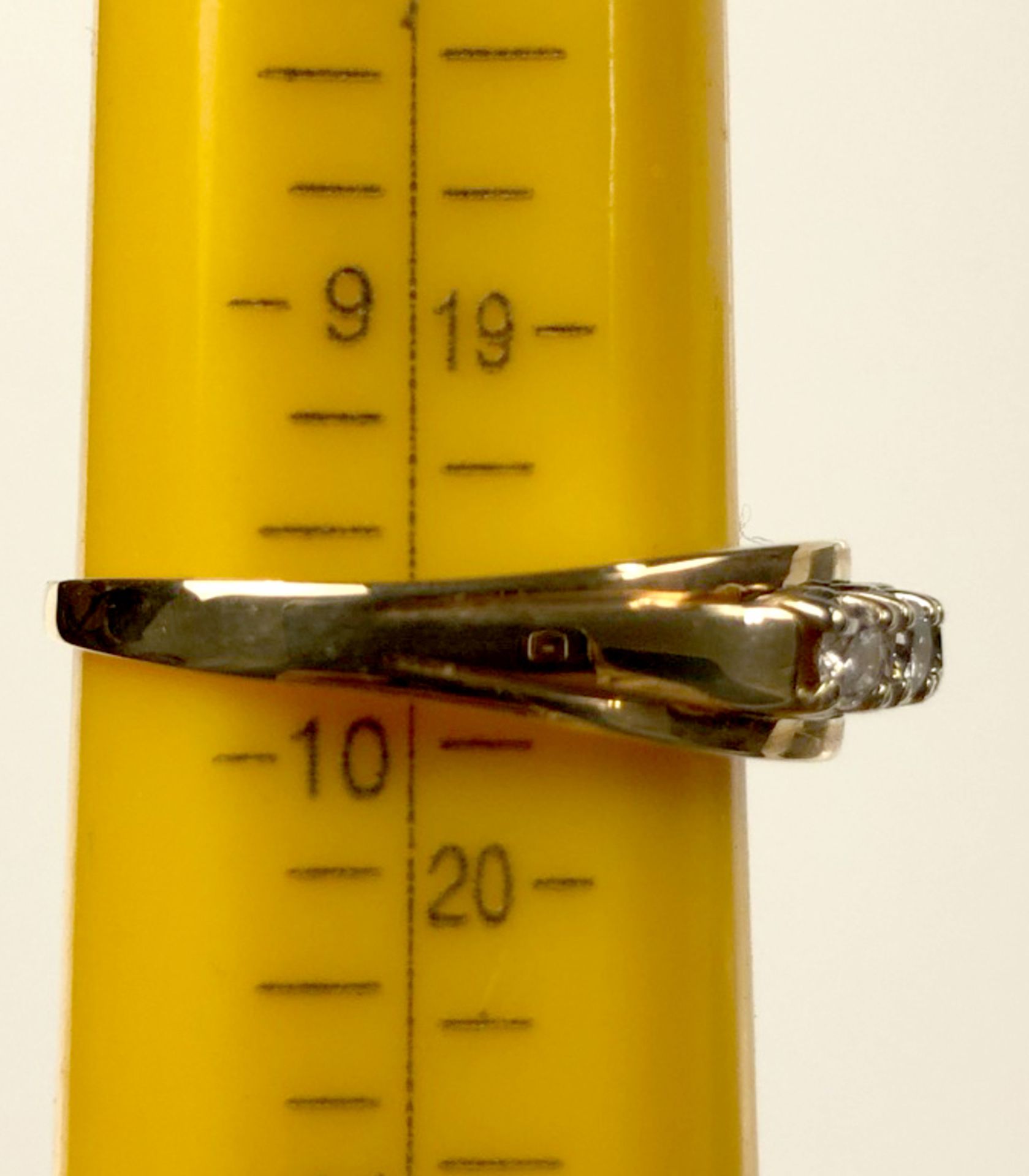 Ring 585 gold. 5 brilliant cut diamonds. About 0.5 carat together. - Image 10 of 10