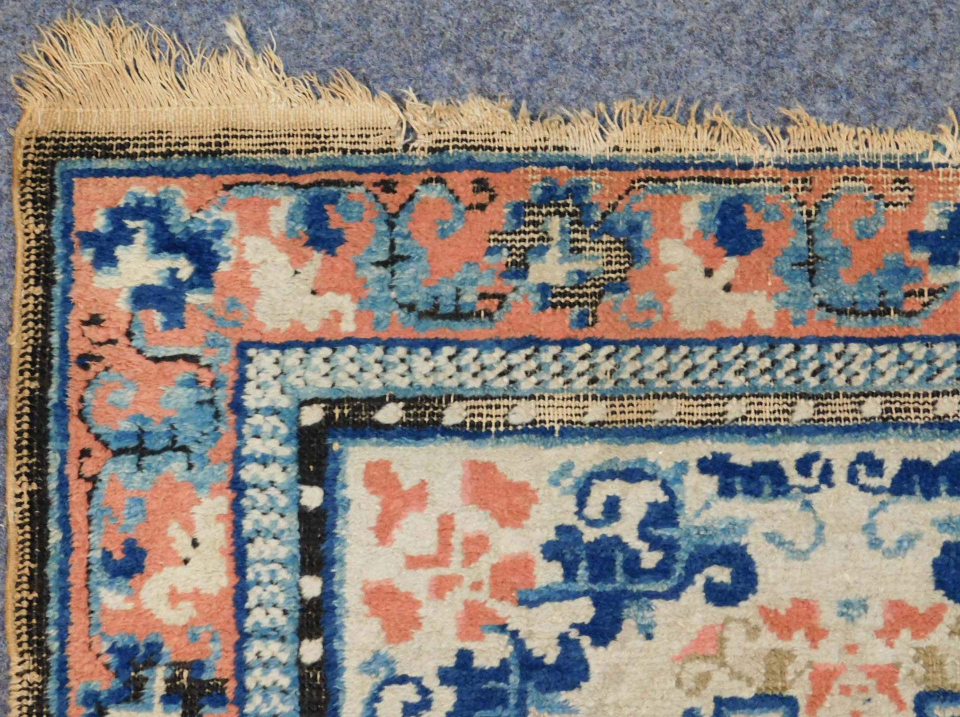 Ningxia carpet. China. Antique. 18th century. - Bild 8 aus 9