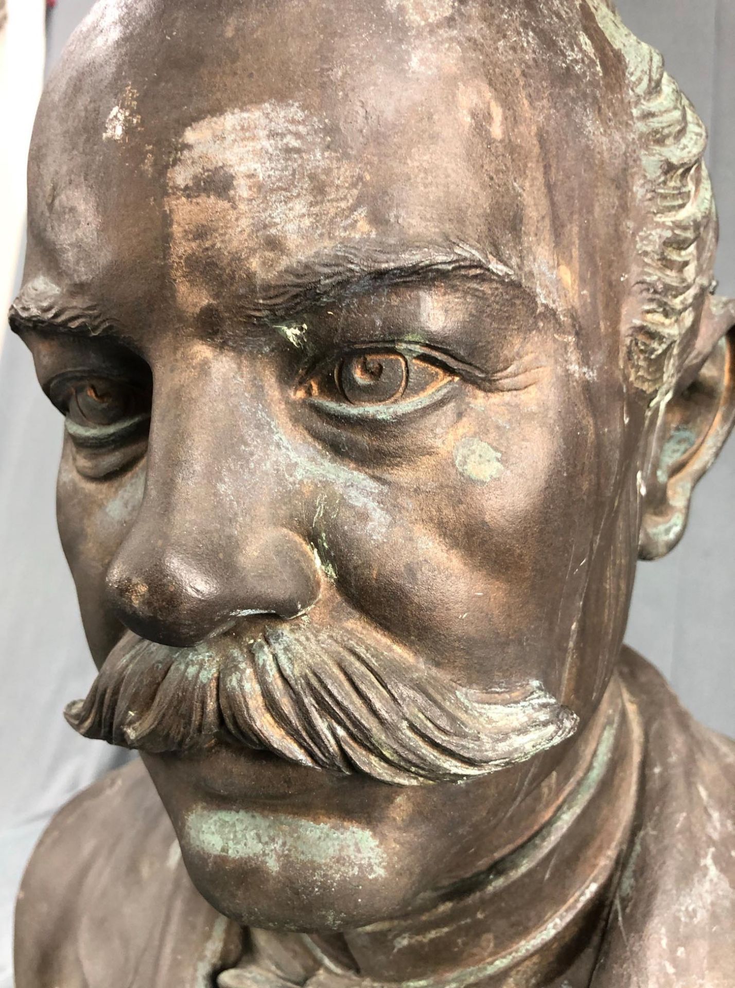 A. E. RUMPF (XIX). Bust of a gentleman. Bronze. '' 1886 ''. - Image 10 of 11