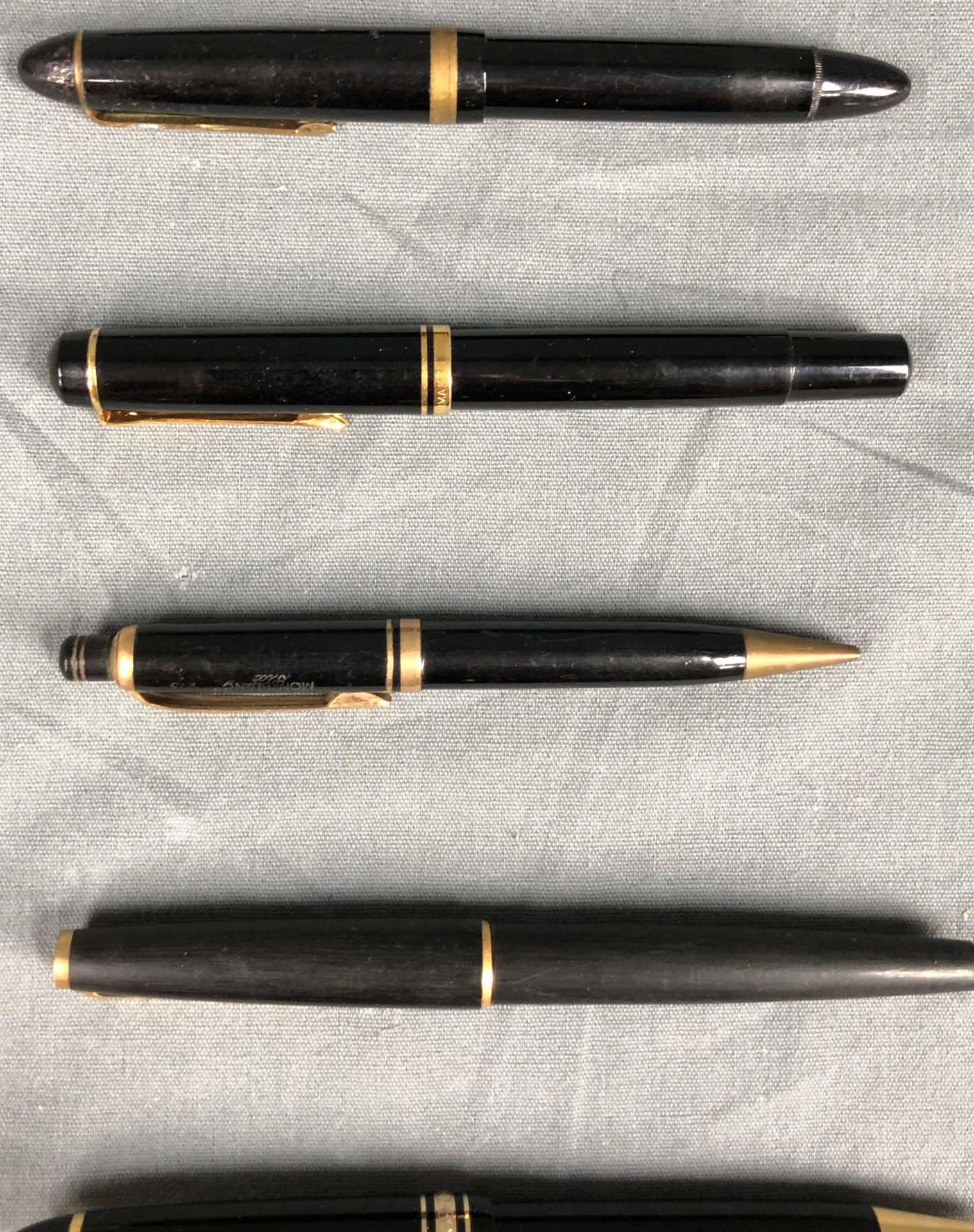 Piston fountain pens, ballpoint pens, some Montblanc, some gold nib. - Image 22 of 25