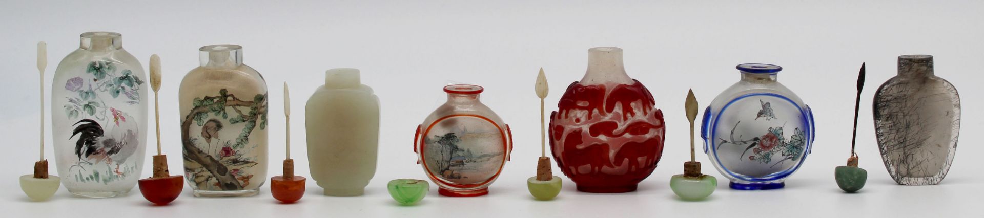 7 Snuff Bottles, Glass, stone? Probably China old. - Image 8 of 16