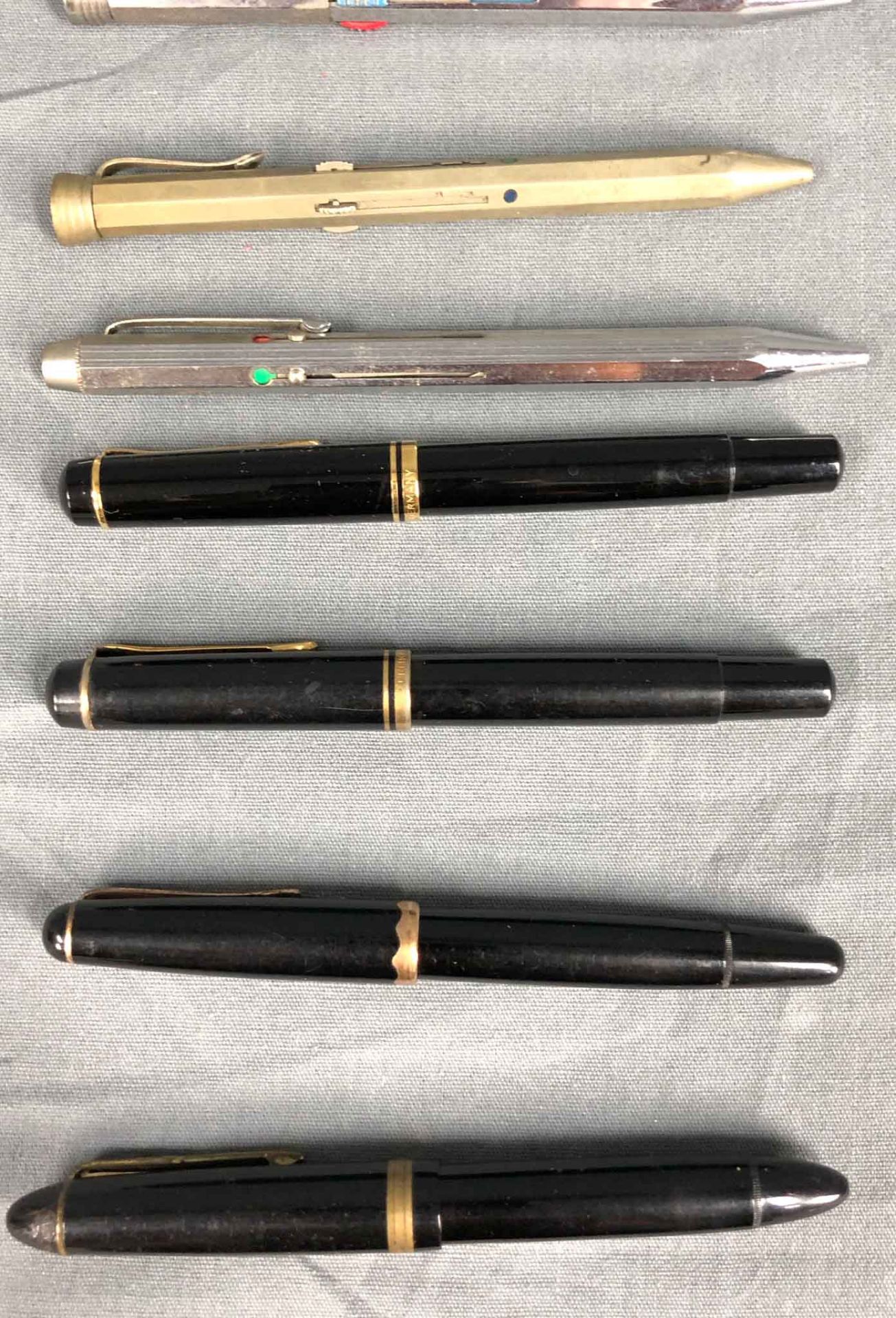 Piston fountain pens, ballpoint pens, some Montblanc, some gold nib. - Image 2 of 25