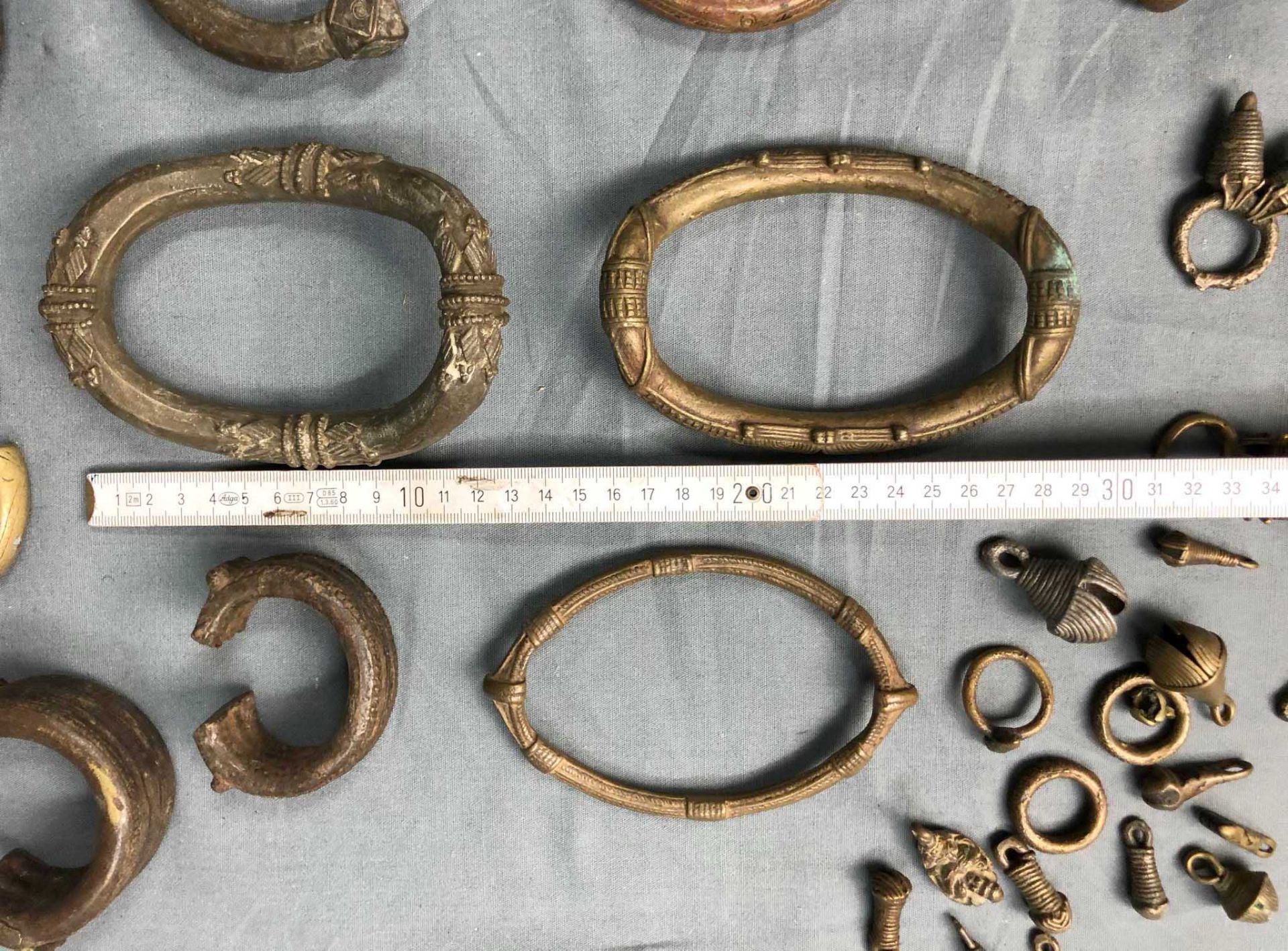 Collection hoops, bracelets, metal, brass also bronze? - Image 8 of 18