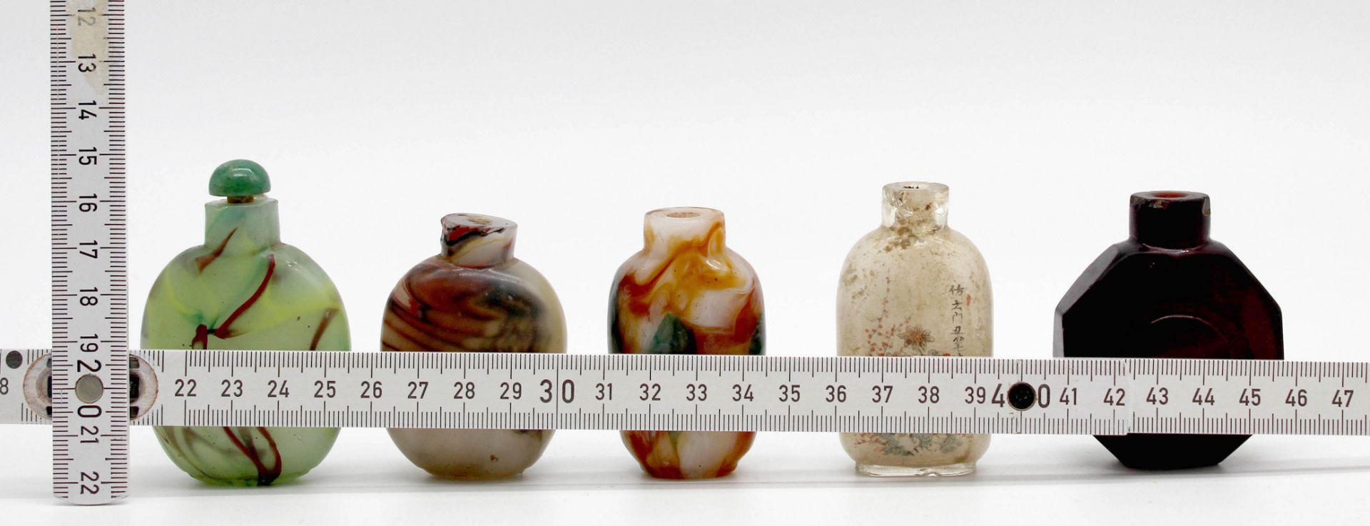 5 snuff bottles, probably glass partially painted. Probably China old. - Image 8 of 8