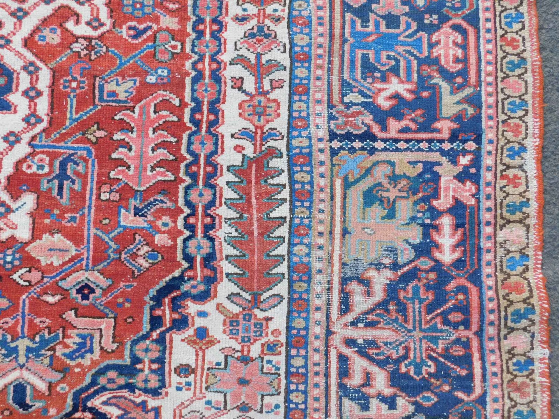 Heriz Persian carpet. Iran. Around 90 years old. - Image 8 of 8