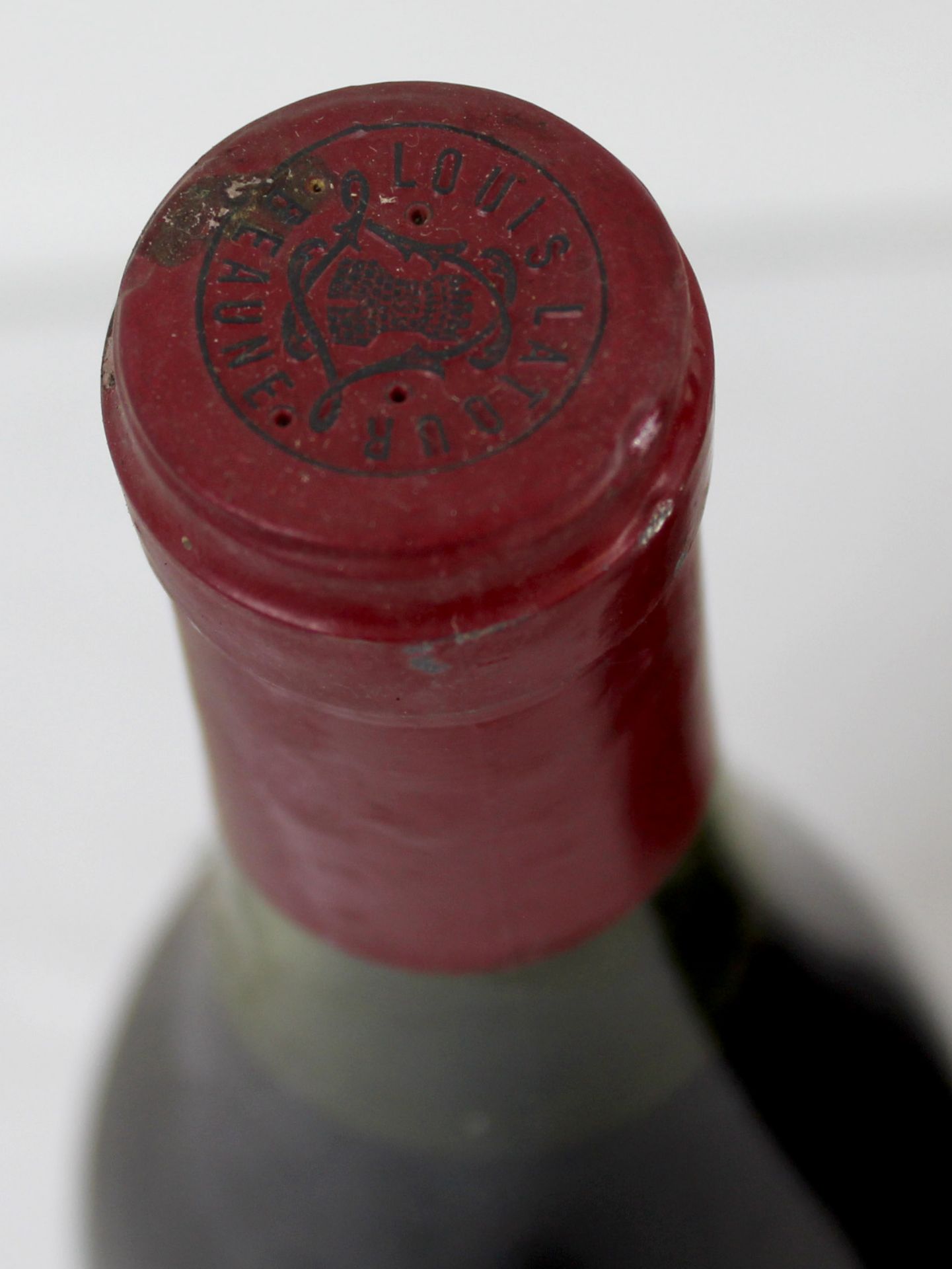 1982 Savigny les Beaune AC. Louis Latour. 12 whole bottles of 75 cl. - Image 7 of 15