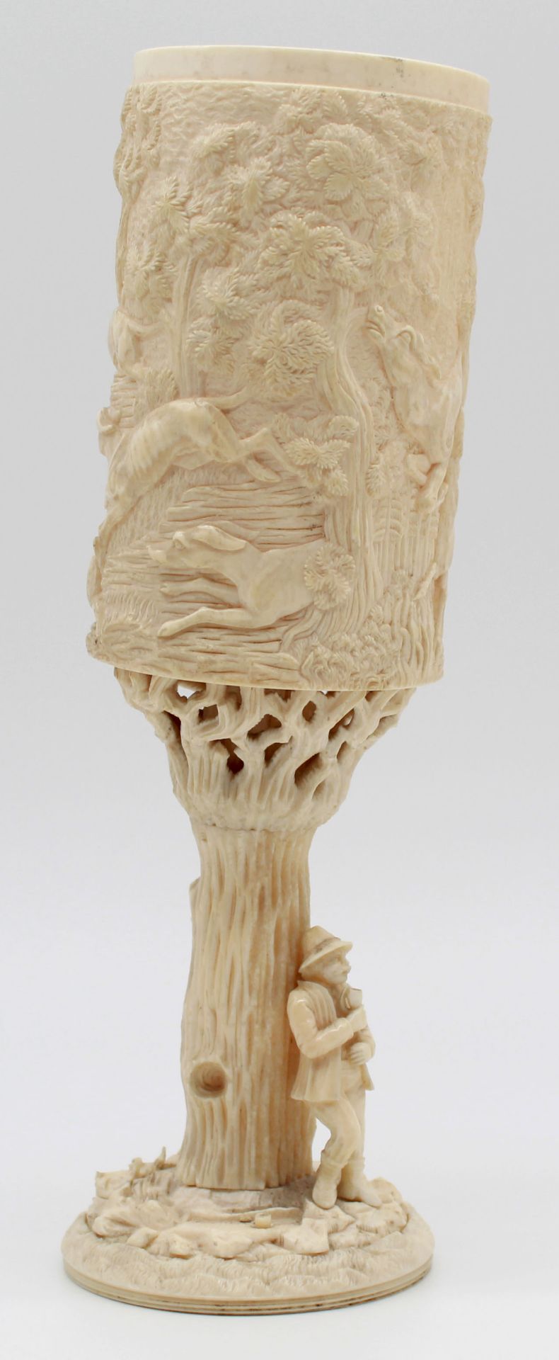 Bone (Ivory?) around 1880. Hunting trophy.