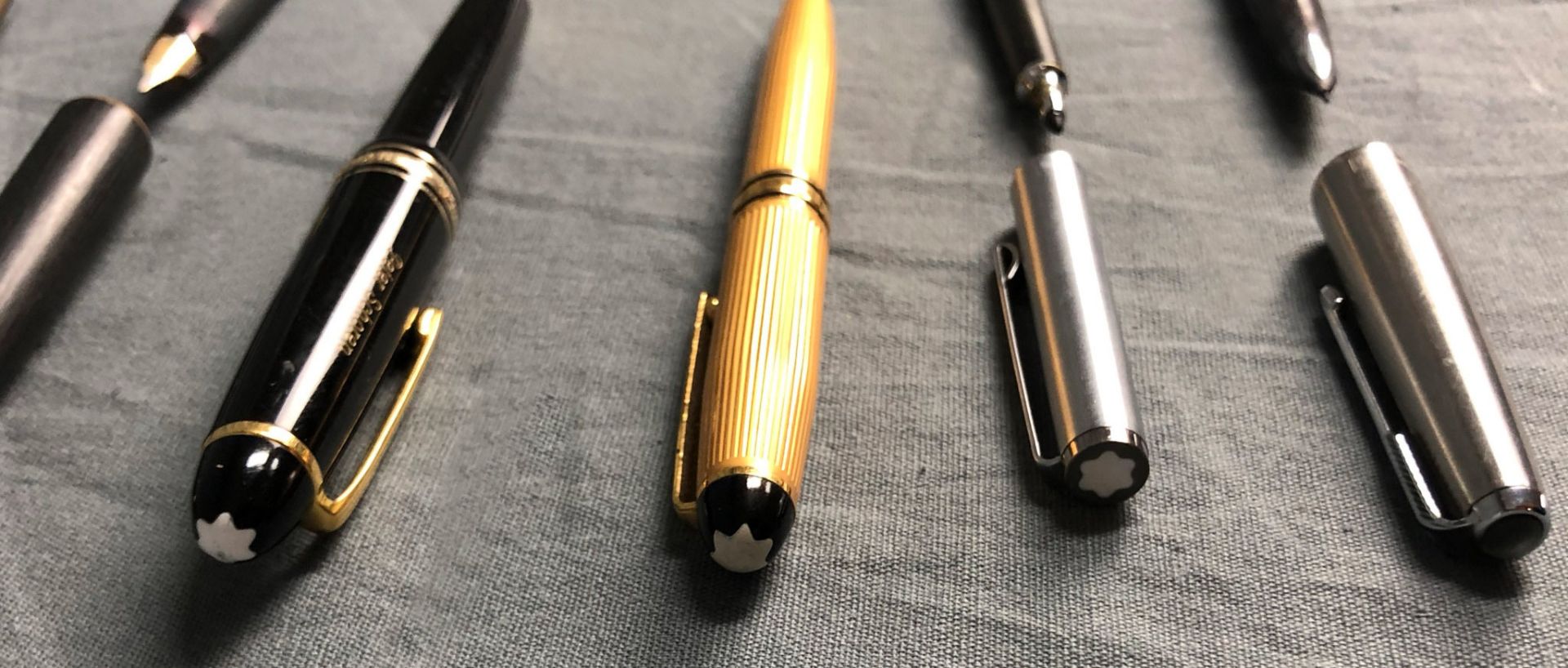 Piston fountain pens, ballpoint pens, some Montblanc, some gold nib. - Image 15 of 25