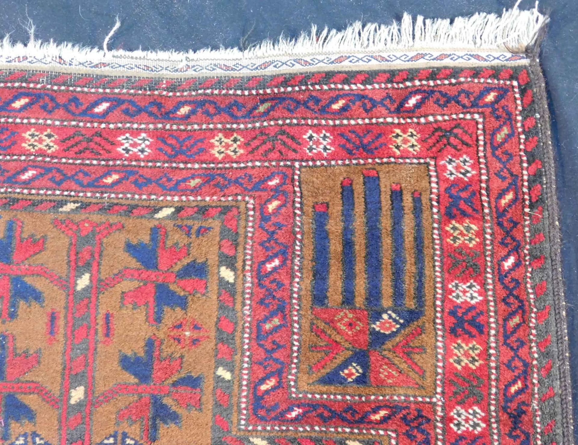 Baluchi prayer rug. Around 60 - 90 years old. - Image 4 of 5
