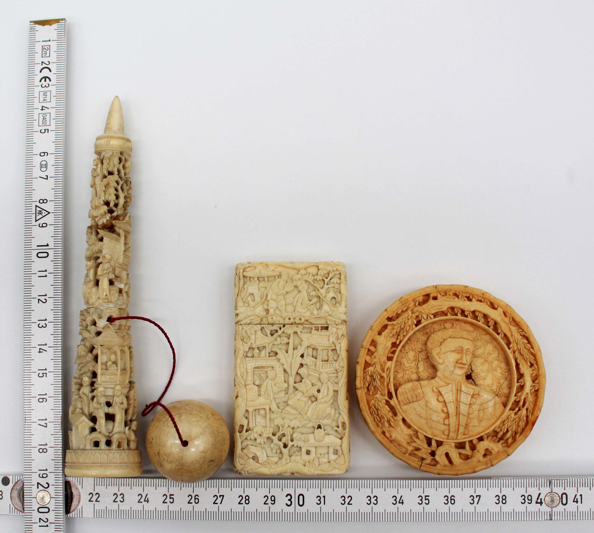 3 carved objects, probably ivory 18th / 19th century. - Image 6 of 13