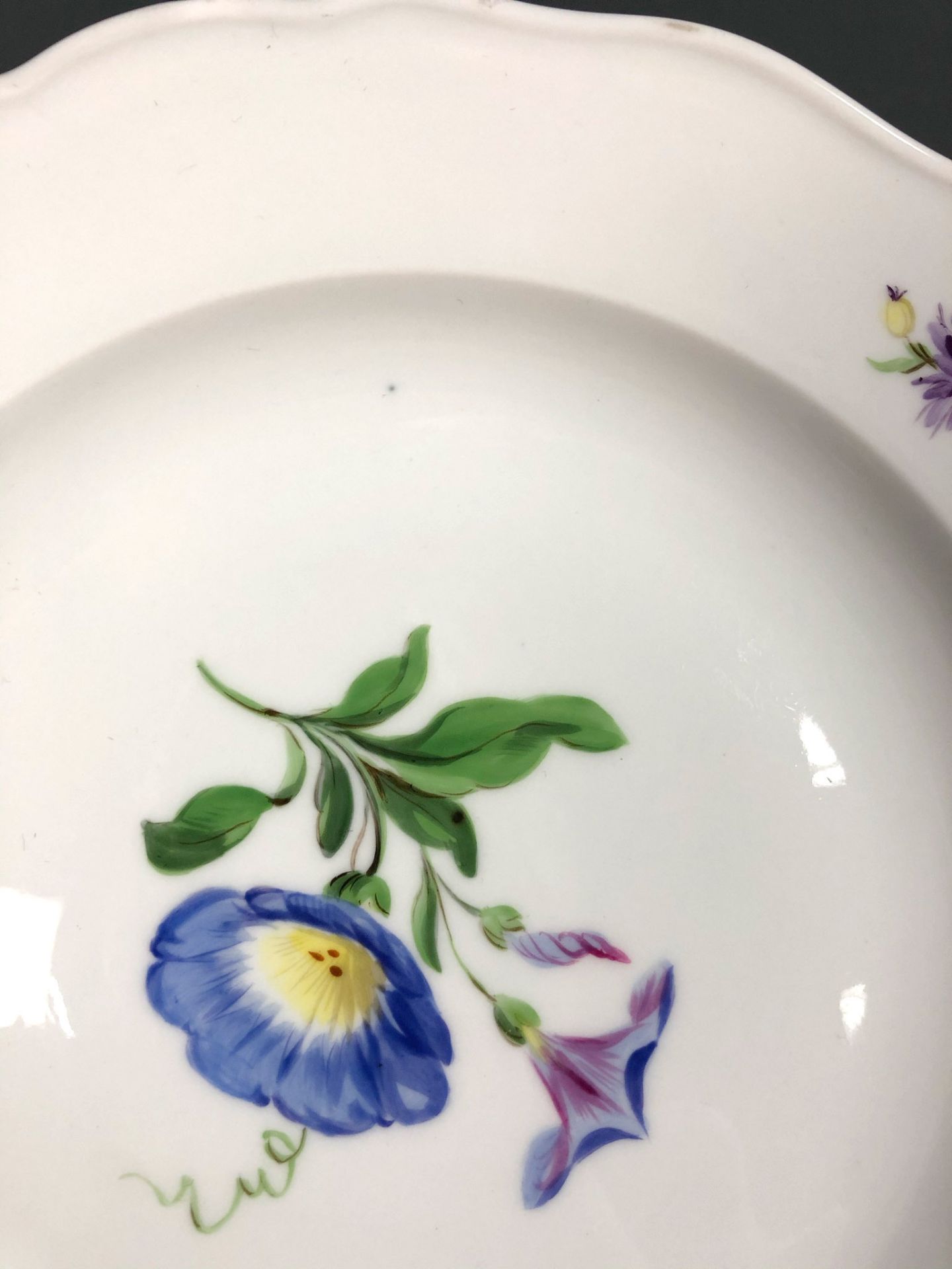 7 Meissen plates. Different decors. Partly with sanding marks. - Image 9 of 18