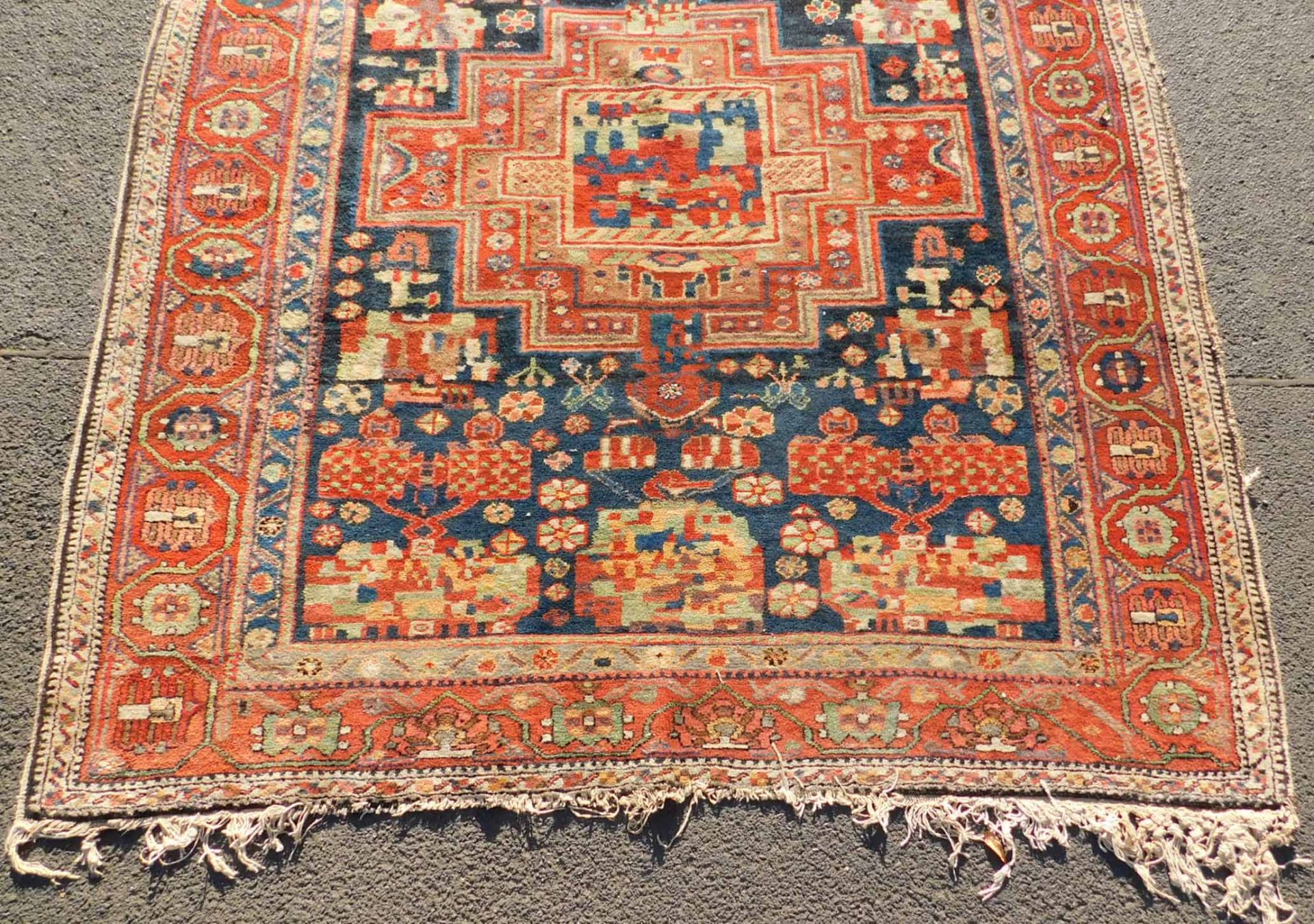 Bakhtiar Persian carpet. Gul Farang rug. Around 80 - 120 years old. - Image 2 of 5