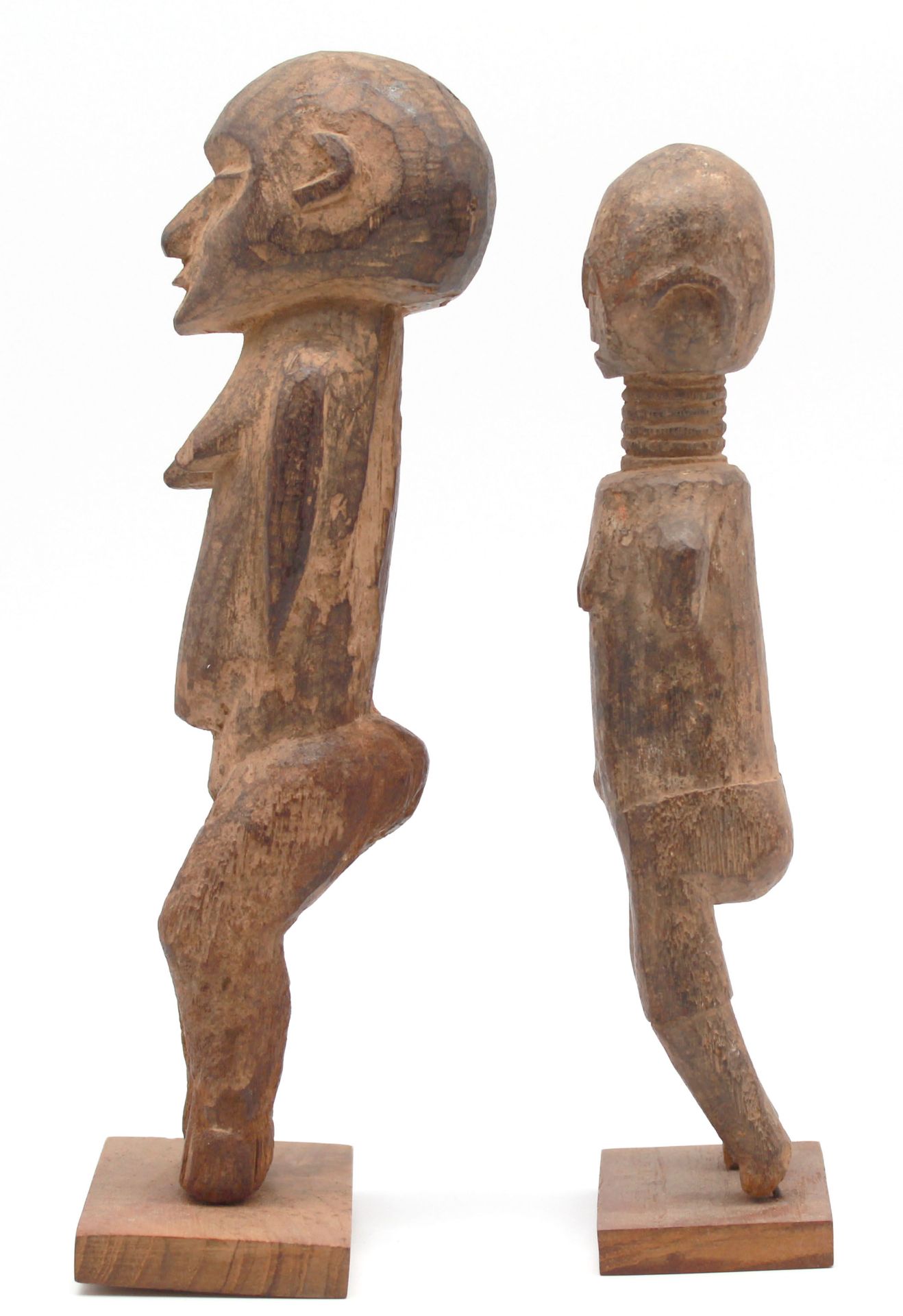 2 female figures. One with a long neck and ribbons. Probably Ndebele, South Africa. - Image 2 of 7