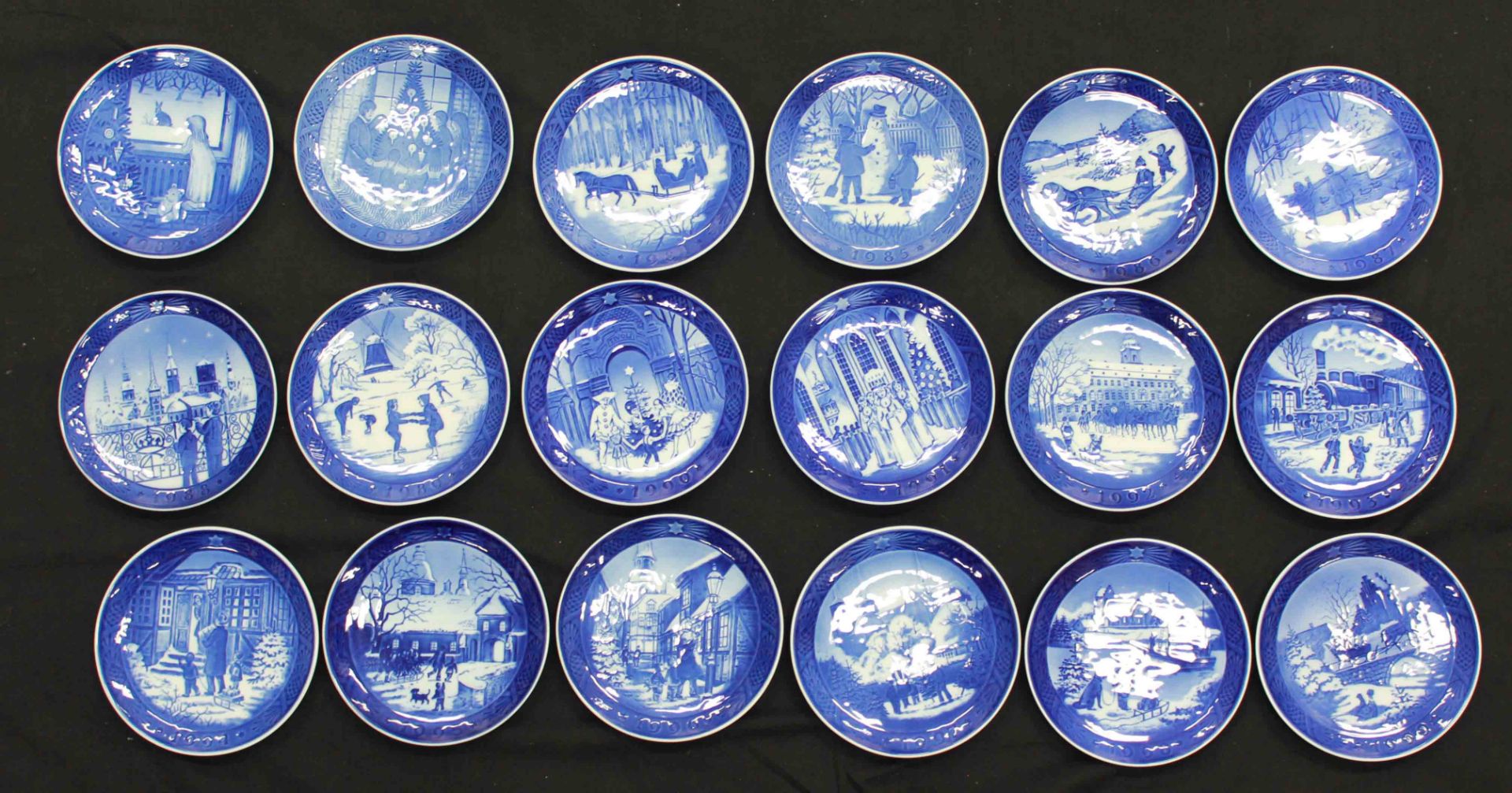 94 Christmas plates - Royal Copenhagen. Complete series from 1910-2004. - Image 23 of 28