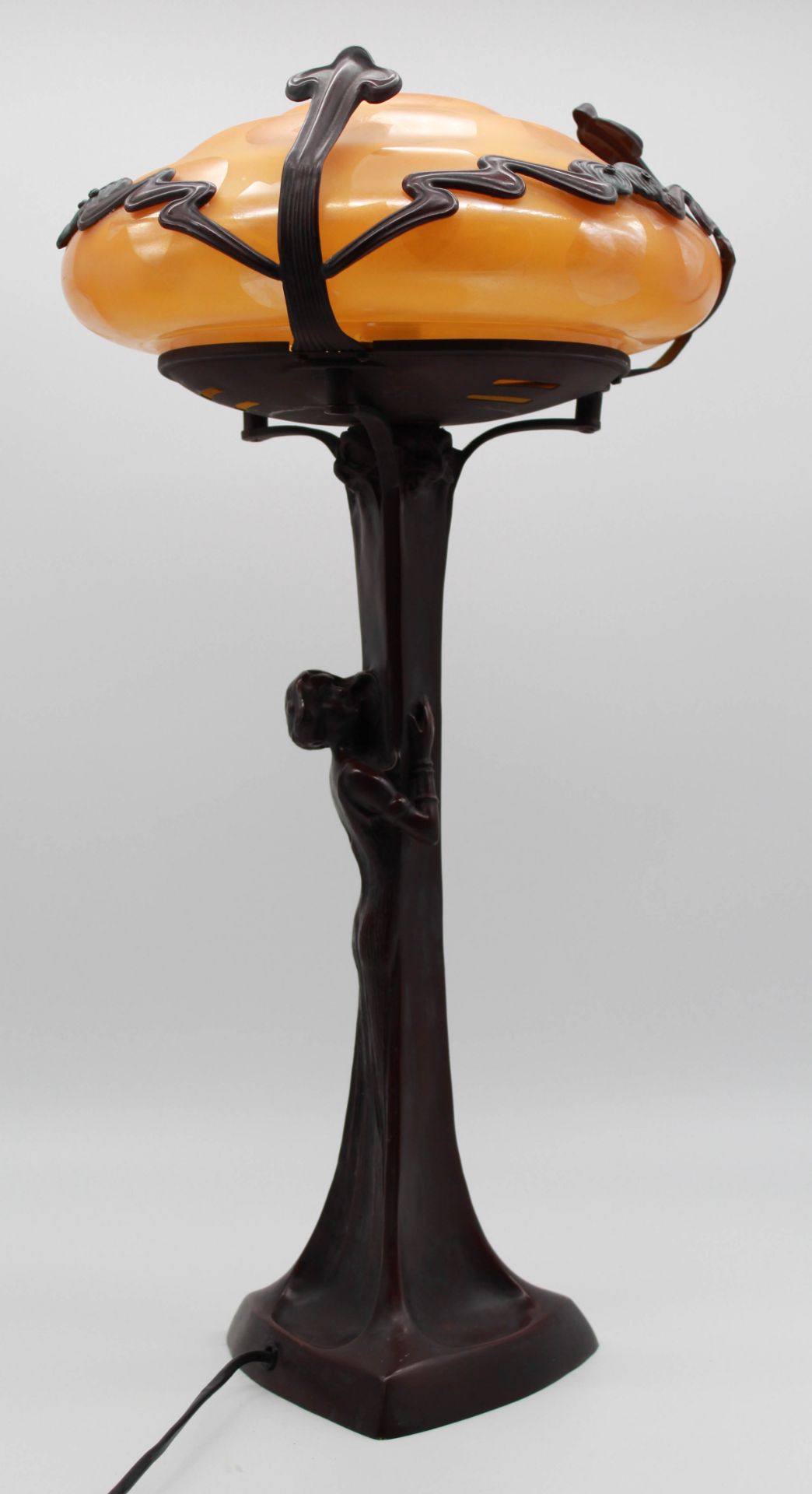 Table lamp in Art Nouveau style. Bronze, 58 cm high. - Bild 8 aus 15