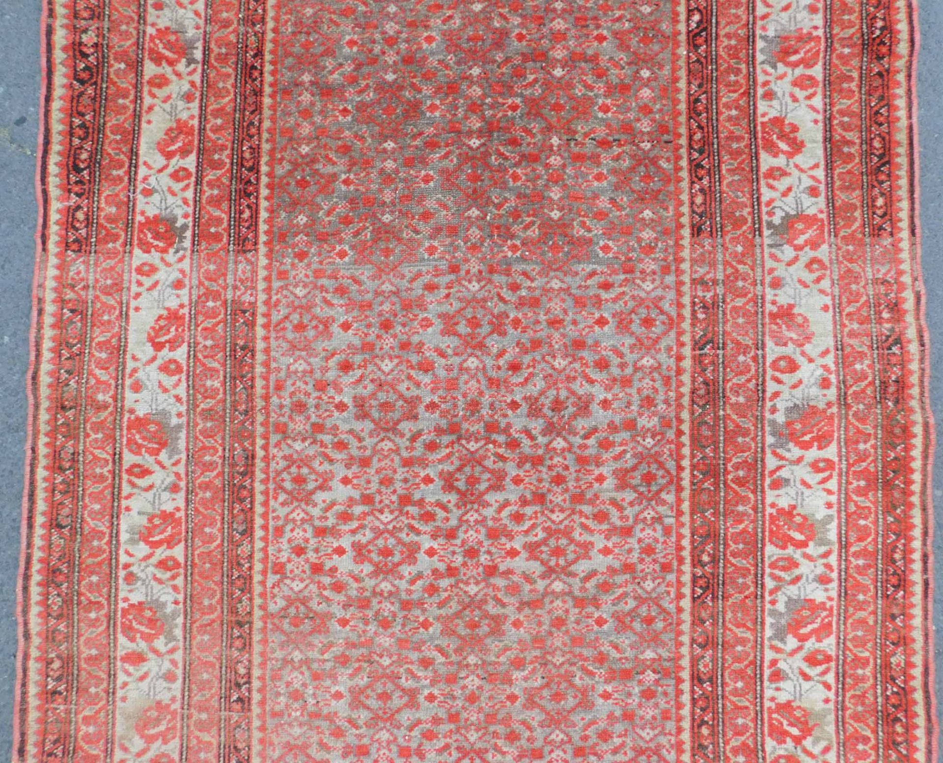 Malayer Persian carpet. Iran. Antique, around 100 - 150 years old. - Image 3 of 6