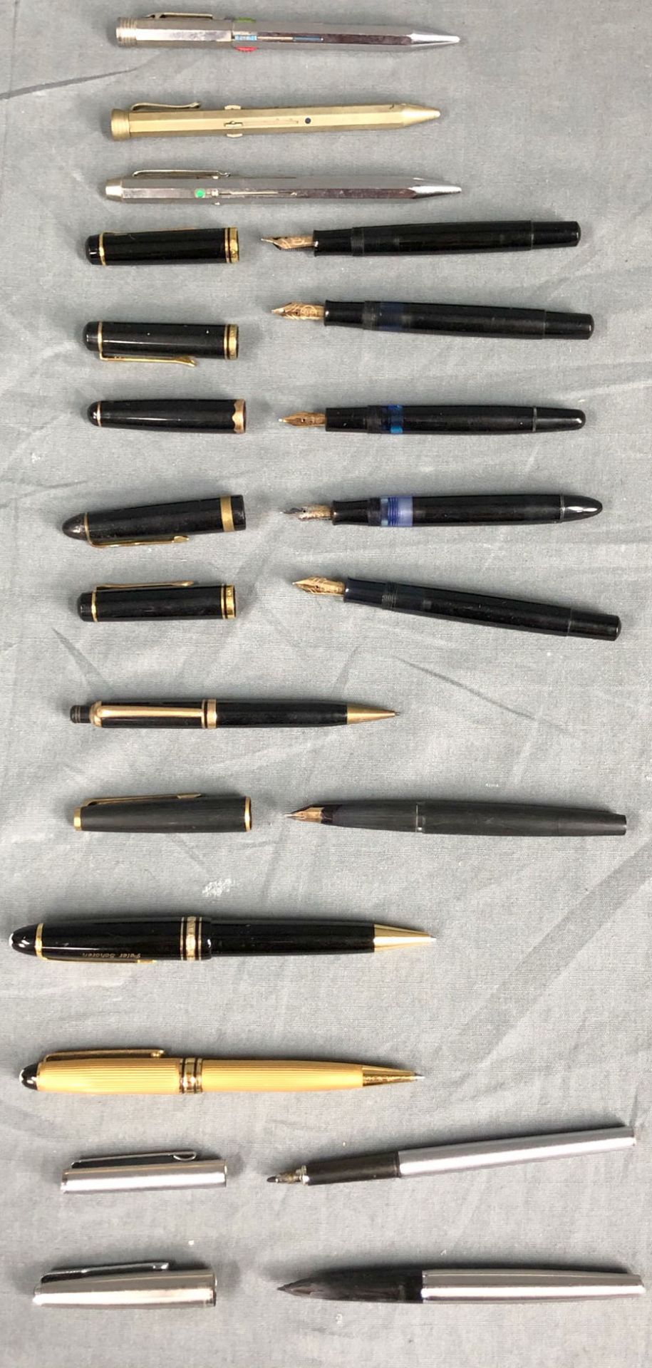 Piston fountain pens, ballpoint pens, some Montblanc, some gold nib. - Image 4 of 25