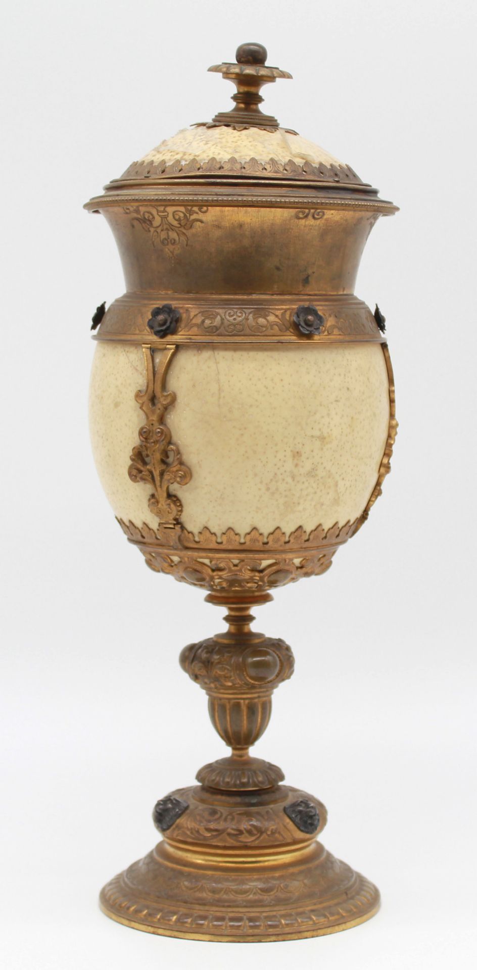 Ostrich egg cup. Bronze D'oré? Historicism around 1900. - Image 13 of 18