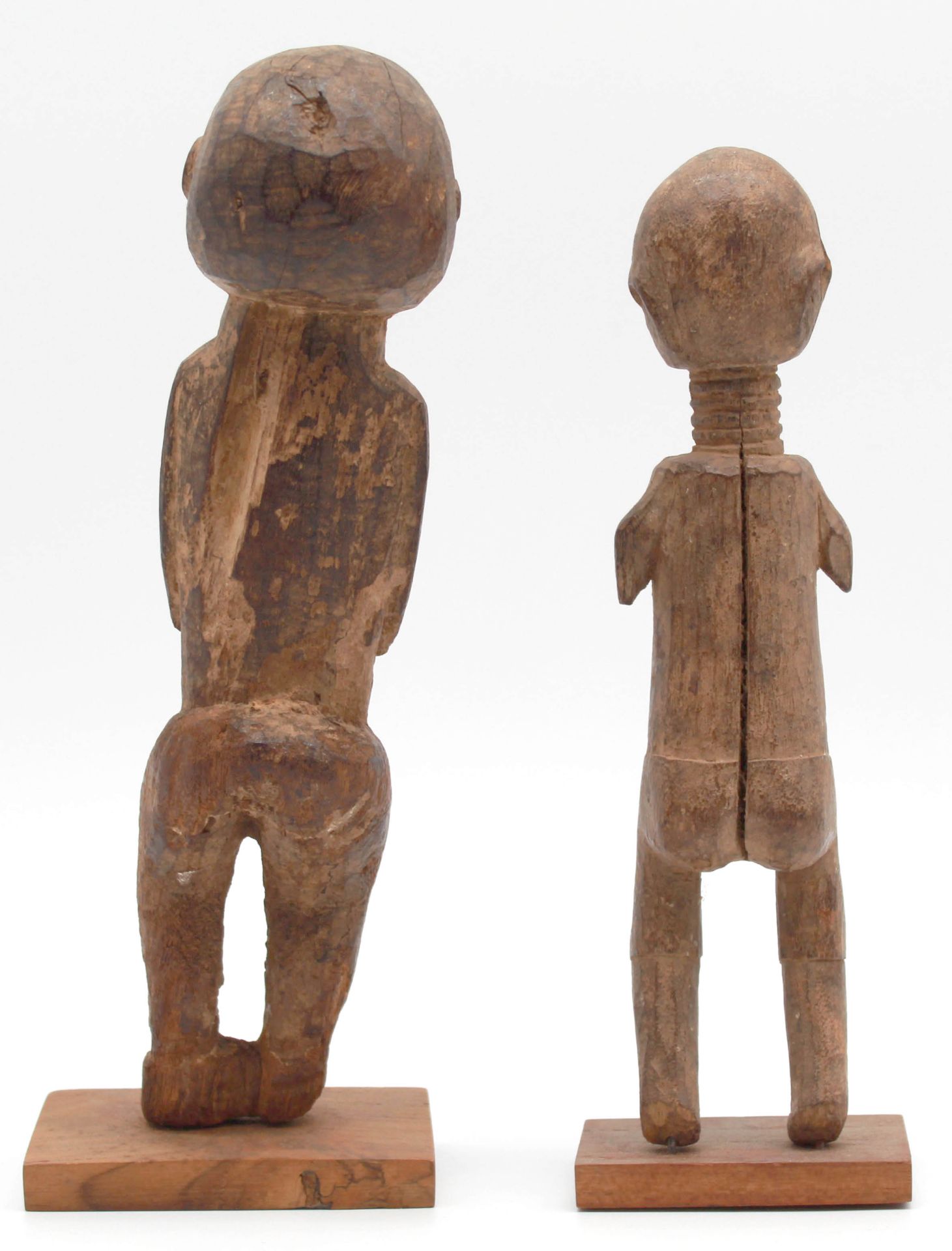 2 female figures. One with a long neck and ribbons. Probably Ndebele, South Africa. - Image 3 of 7