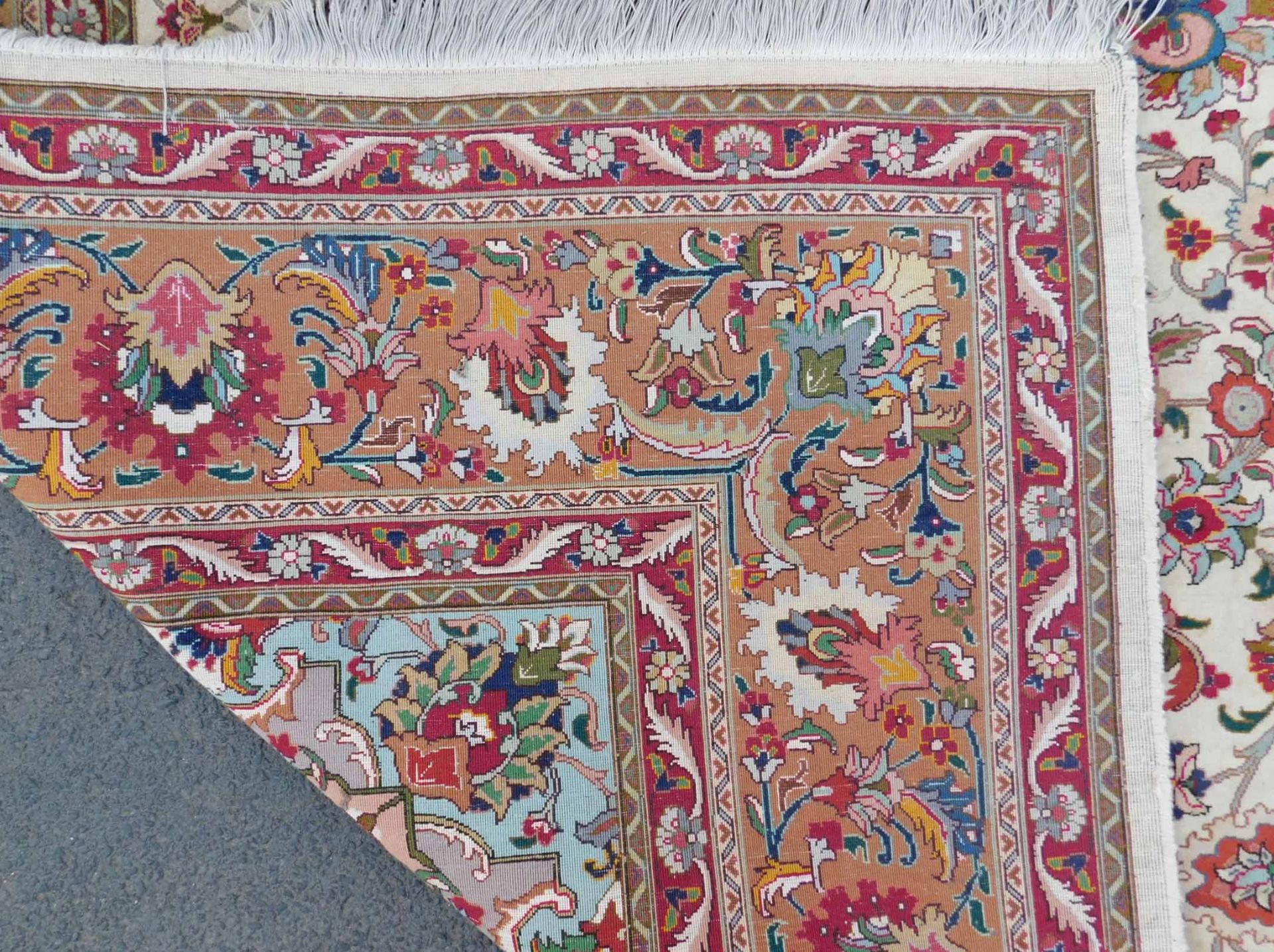 Tabriz Persian carpet. Iran. Very fine weave. - Bild 10 aus 10