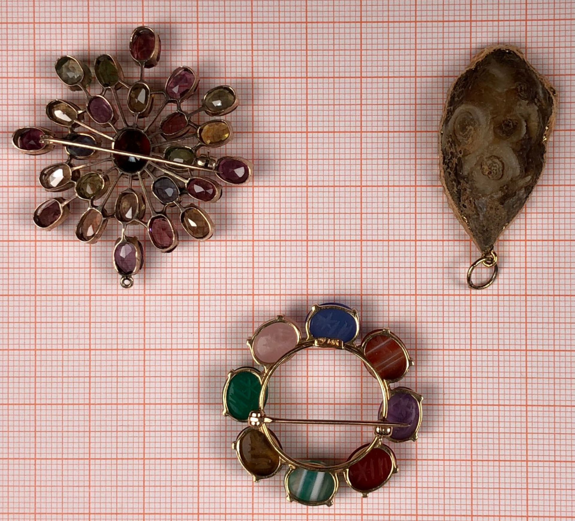 2 brooches and 1 pendant. Yellow gold 585. Gemstones. - Image 10 of 18