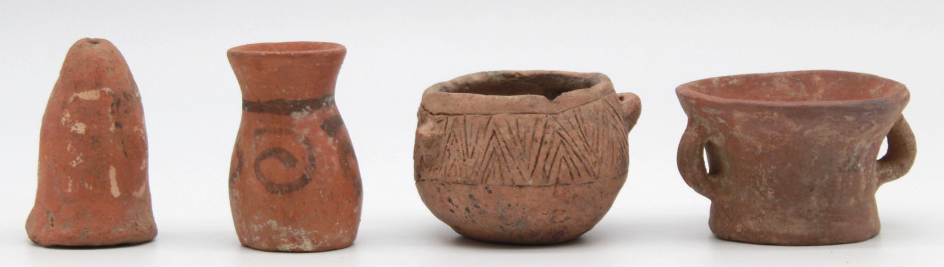 4 ceramics and a figure wood. Probably West Africa, Sahara. - Image 10 of 14